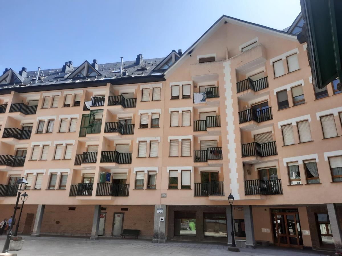 Acogedor Y Calido Apartamento Con Vistas A La Montana Canfranc Exterior foto